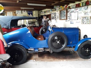 la voiture prend sa place dans le garage