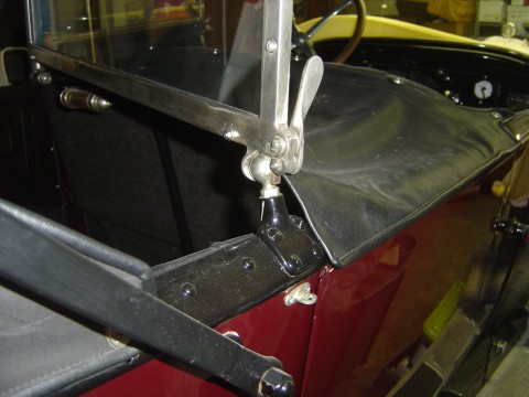 rear screen support 4.JPG