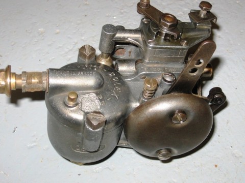 IMG_0219r.JPG (134.57 Kio) Consulté 12347 fois Ancien carburateur avec la grille fitrante
